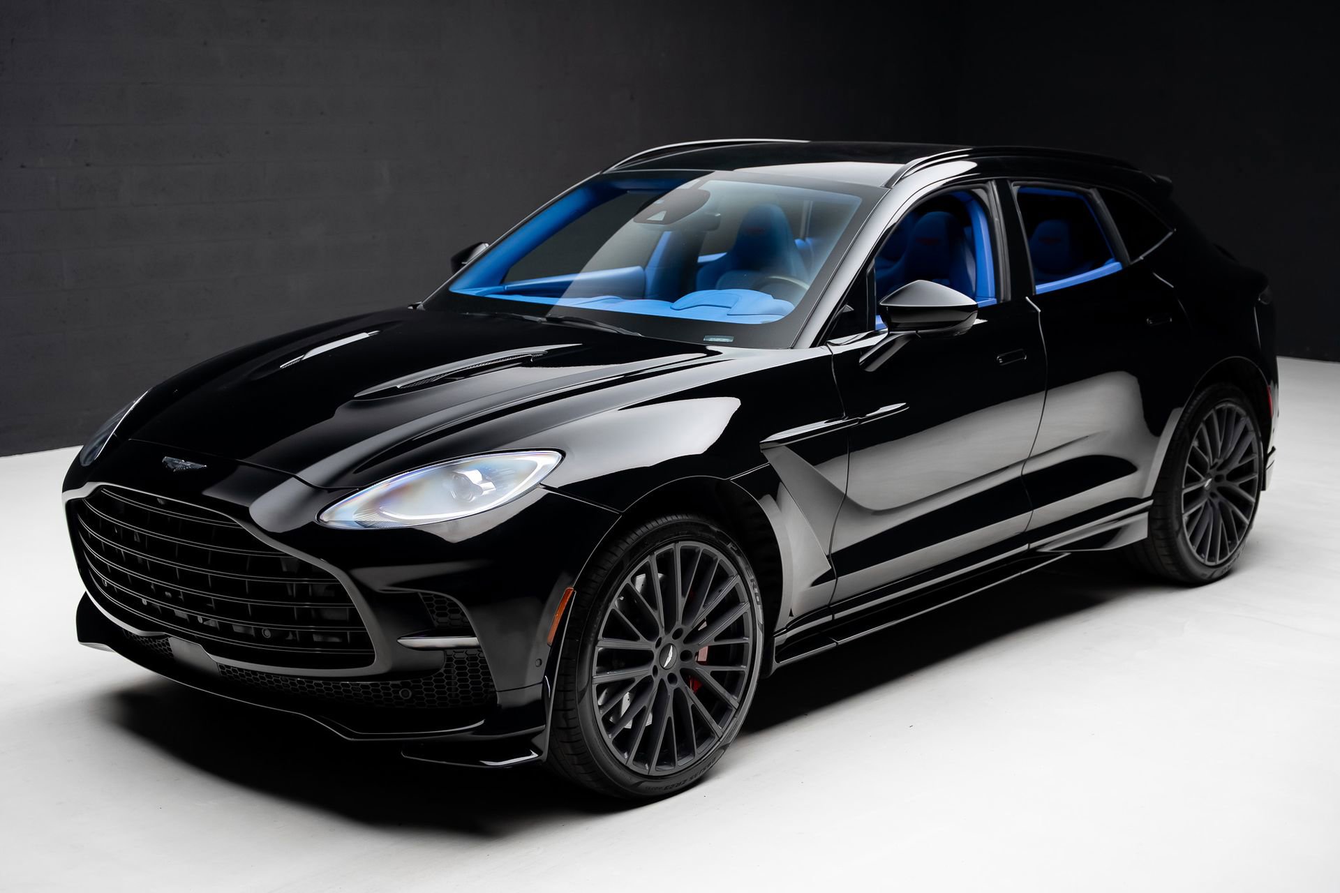 Used 2023 Aston Martin DBX 707 image 5