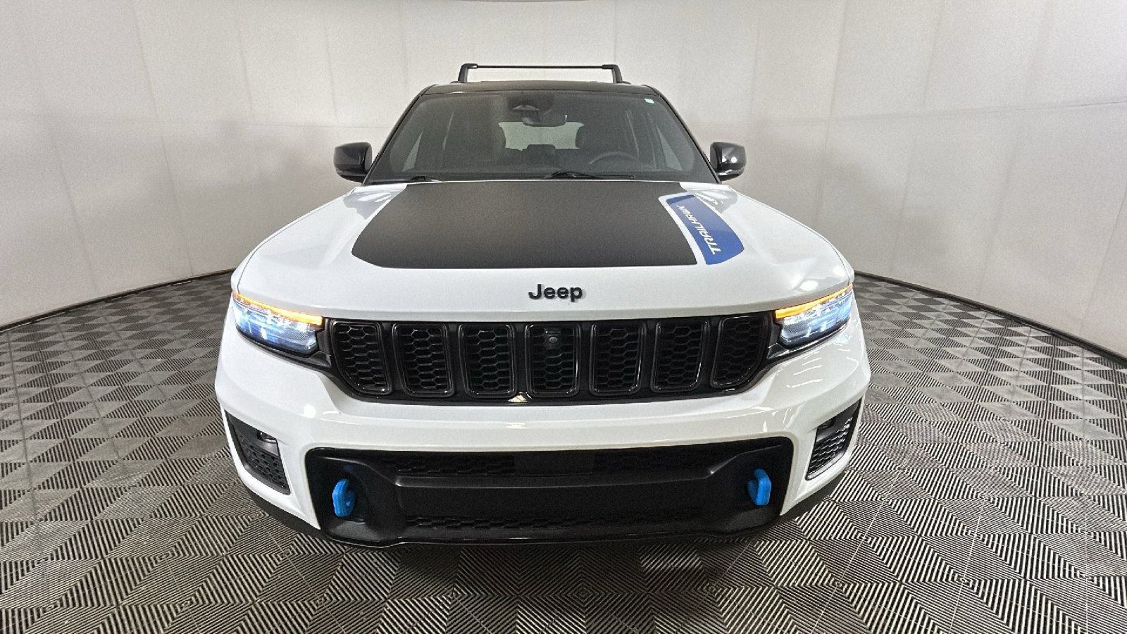 Used 2023 Jeep Grand Cherokee Trailhawk AWD/4WD image 8
