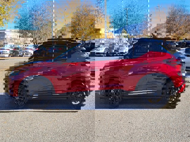 Used 2024 Nissan Kicks SR w/ SR Premium Package image 7