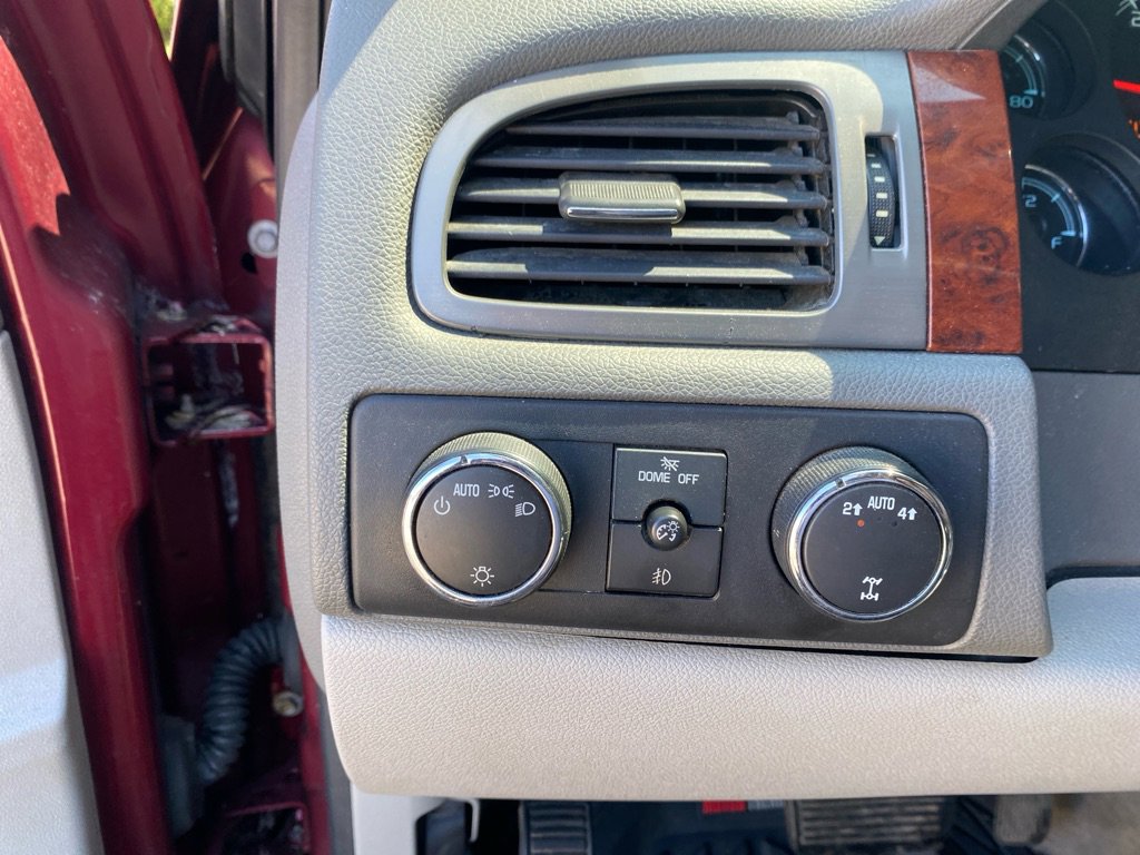 Used 2010 Chevrolet Tahoe LT AWD/4WD image 11