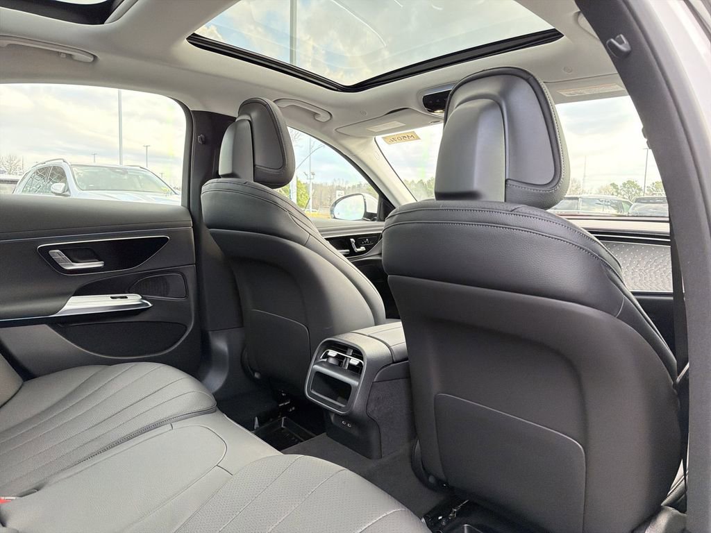 New 2026 Mercedes-Benz E 450 4MATIC Sedan image 18