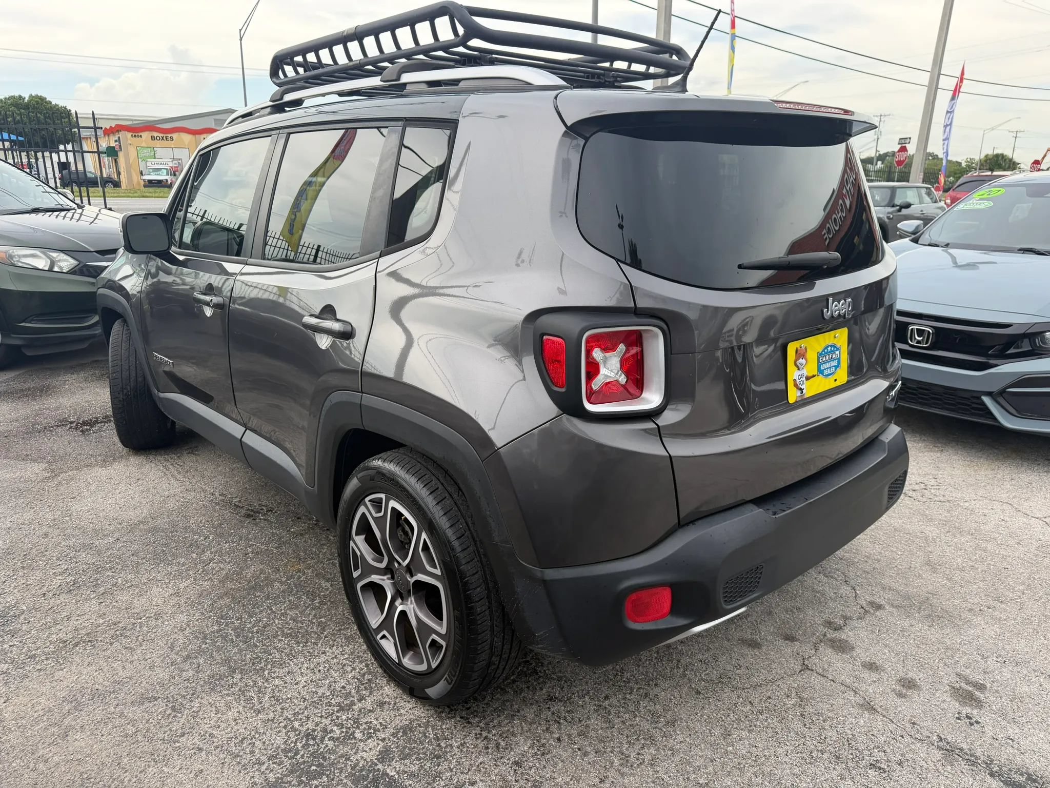 Used 2017 Jeep Renegade Limited FWD image 5