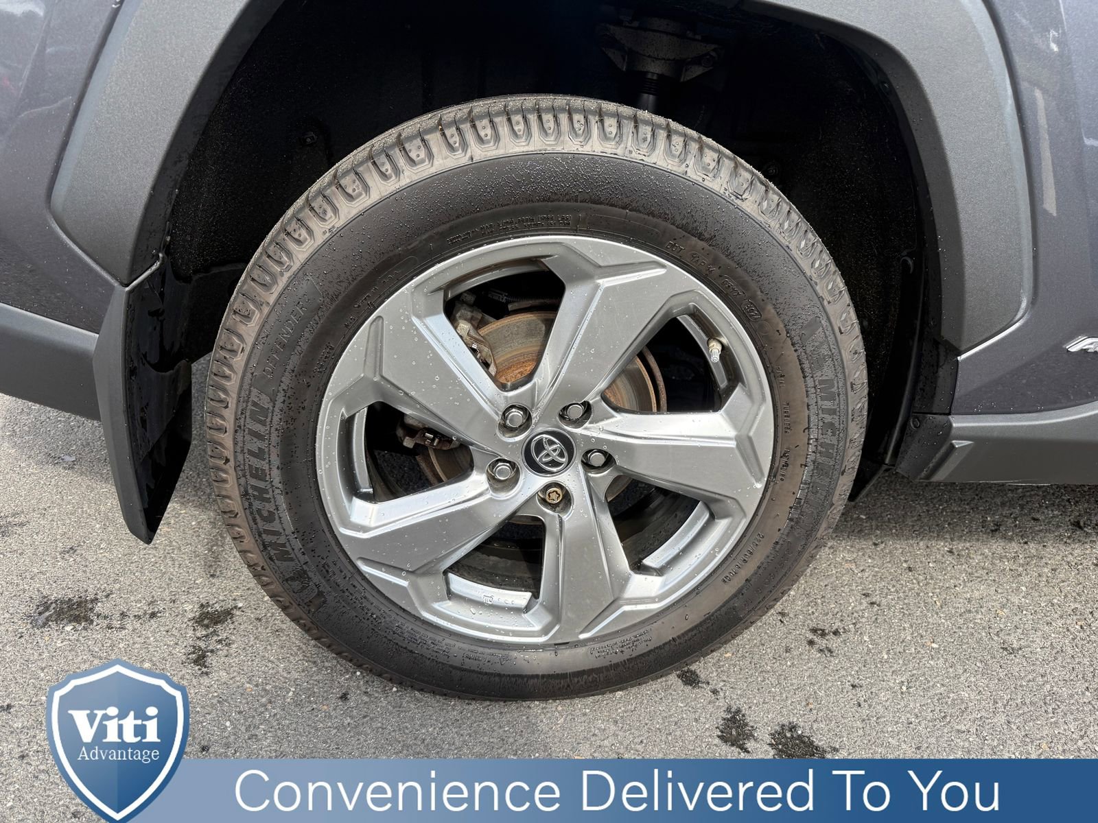 Used 2019 Toyota RAV4 Limited image 14