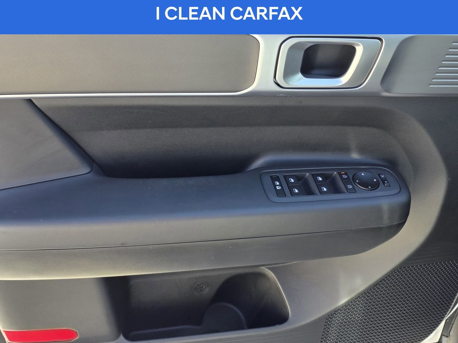 Used 2025 Hyundai Santa Fe SE image 15