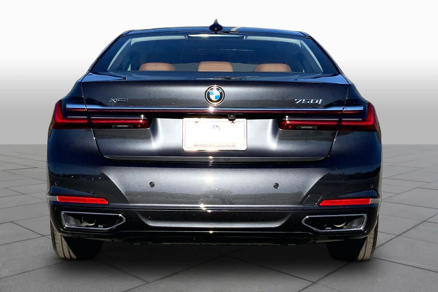 Used 2022 BMW 750i xDrive AWD/4WD image 4