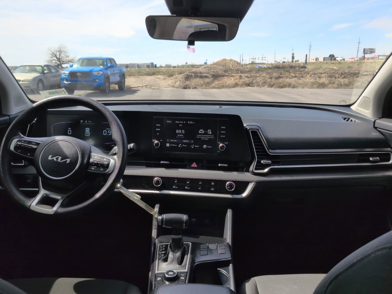 Used 2025 Kia Sportage LX image 13