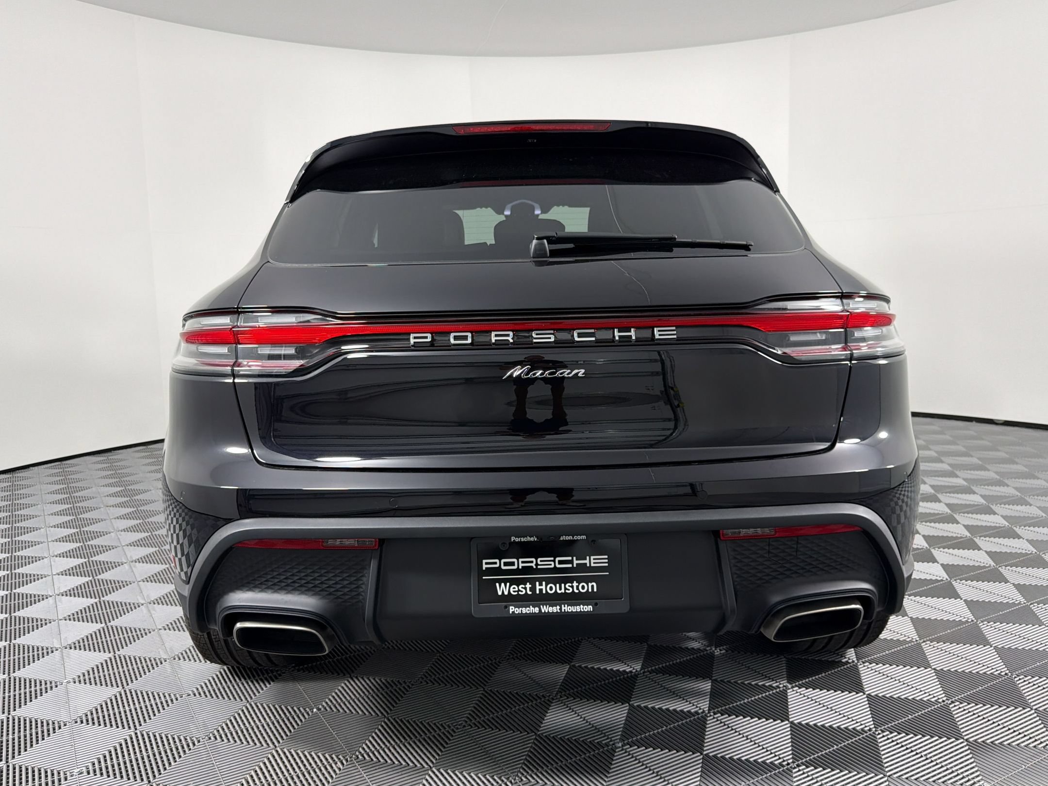 New 2026 Porsche Macan AWD/4WD image 10