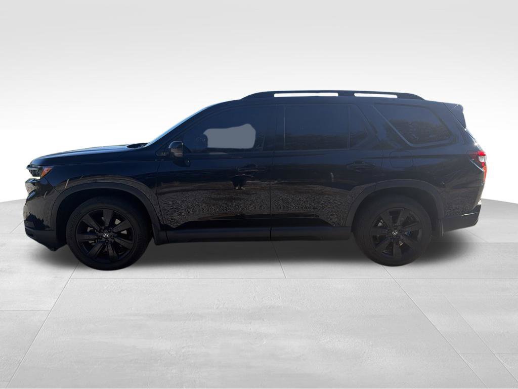 Used 2025 Honda Pilot Black Edition image 9