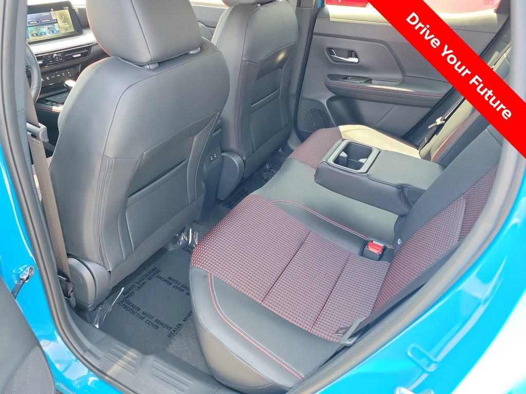 Certified 2025 Nissan Kicks SR FWD image 24