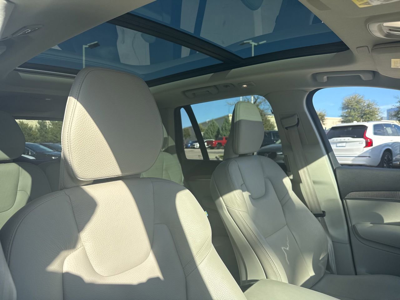 Certified 2023 Volvo XC90 B6 Plus w/ Protection Package Premier image 13