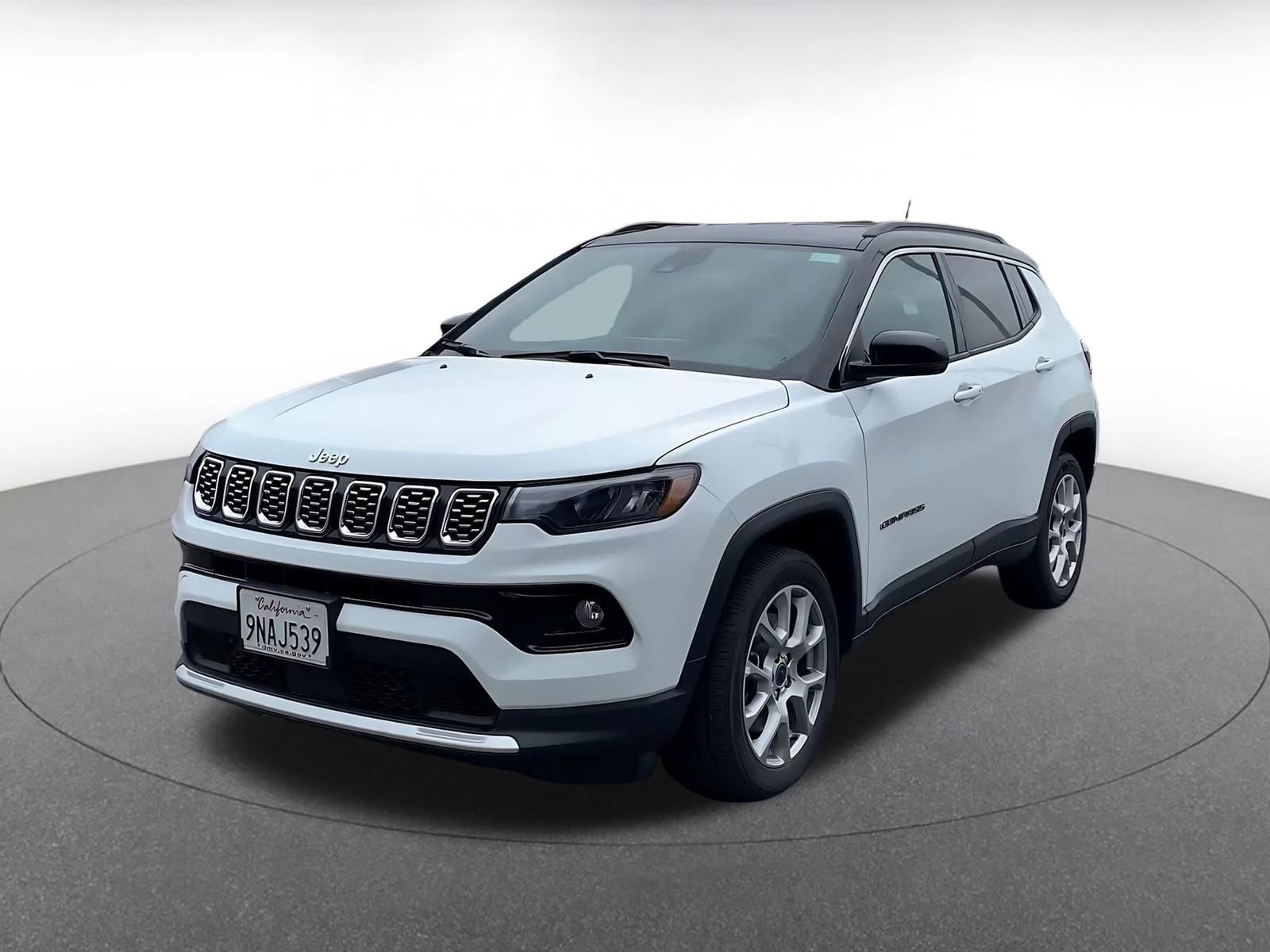 Used 2025 Jeep Compass Limited image 7
