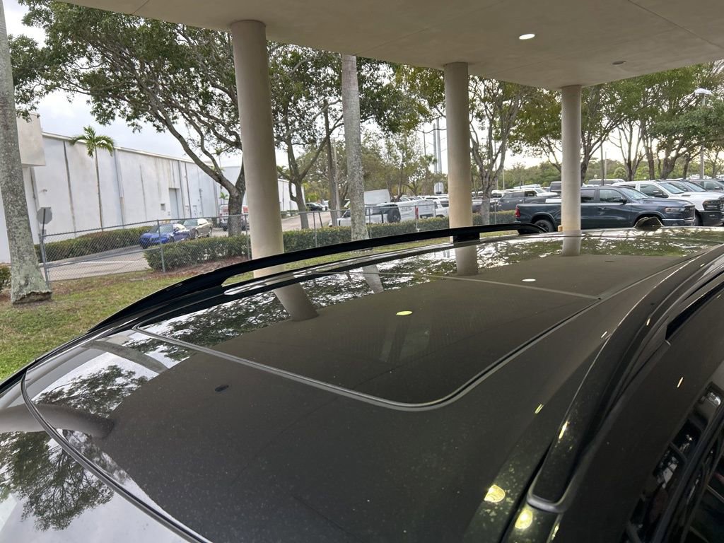 Used 2023 BMW X7 M60i w/ Executive Package image 19