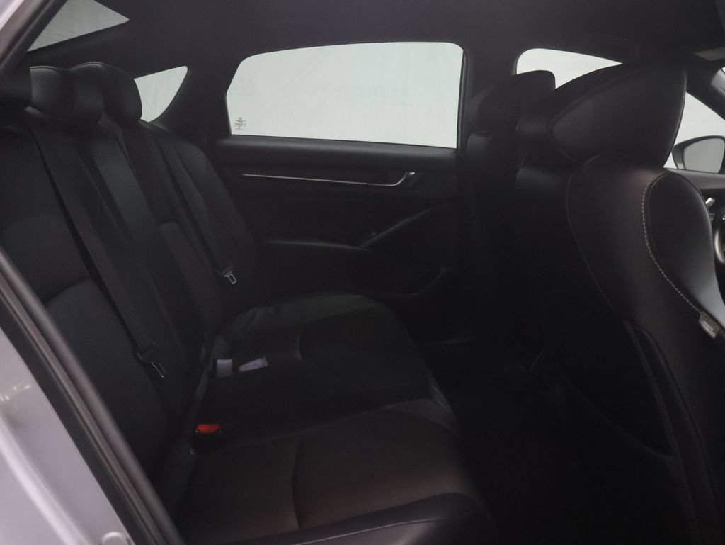 Used 2018 Honda Accord Sport image 12