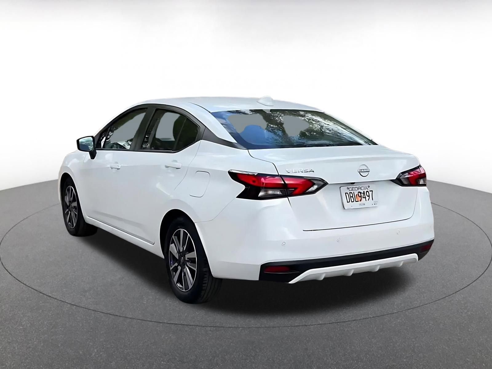 Used 2025 Nissan Versa SV FWD image 11