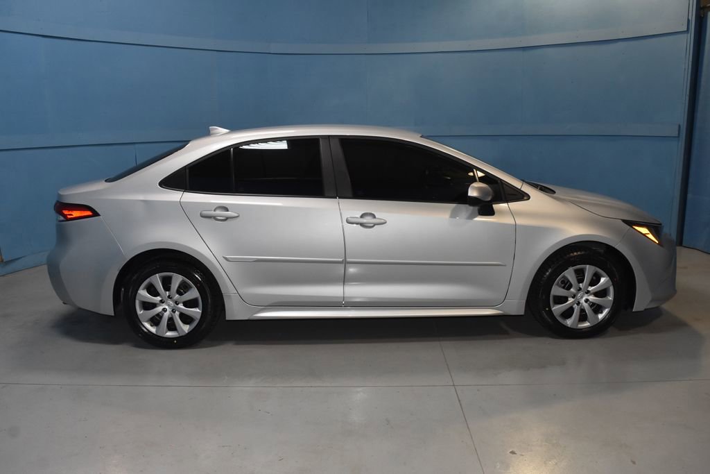 Used 2022 Toyota Corolla LE FWD image 19