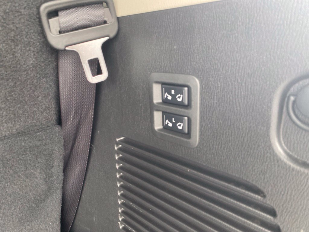 Used 2024 Nissan Armada Platinum w/ Captain's Chairs Package RWD image 38