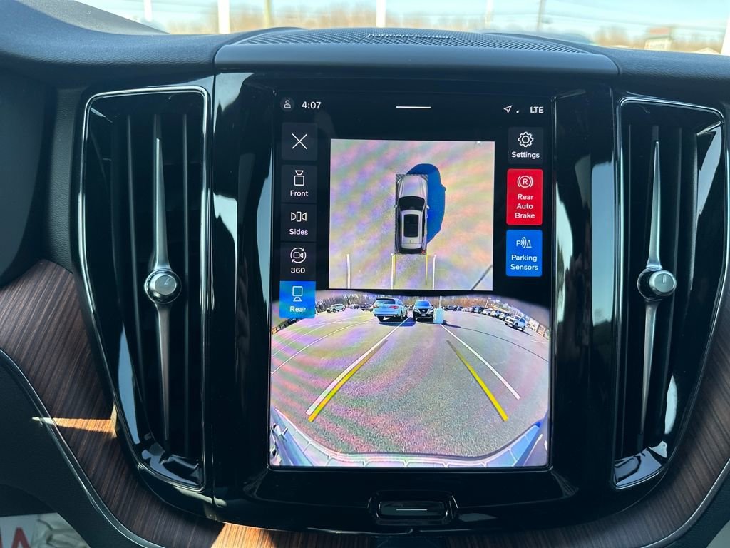 Used 2024 Volvo XC60 B5 Plus w/ Protection Package Premier image 25