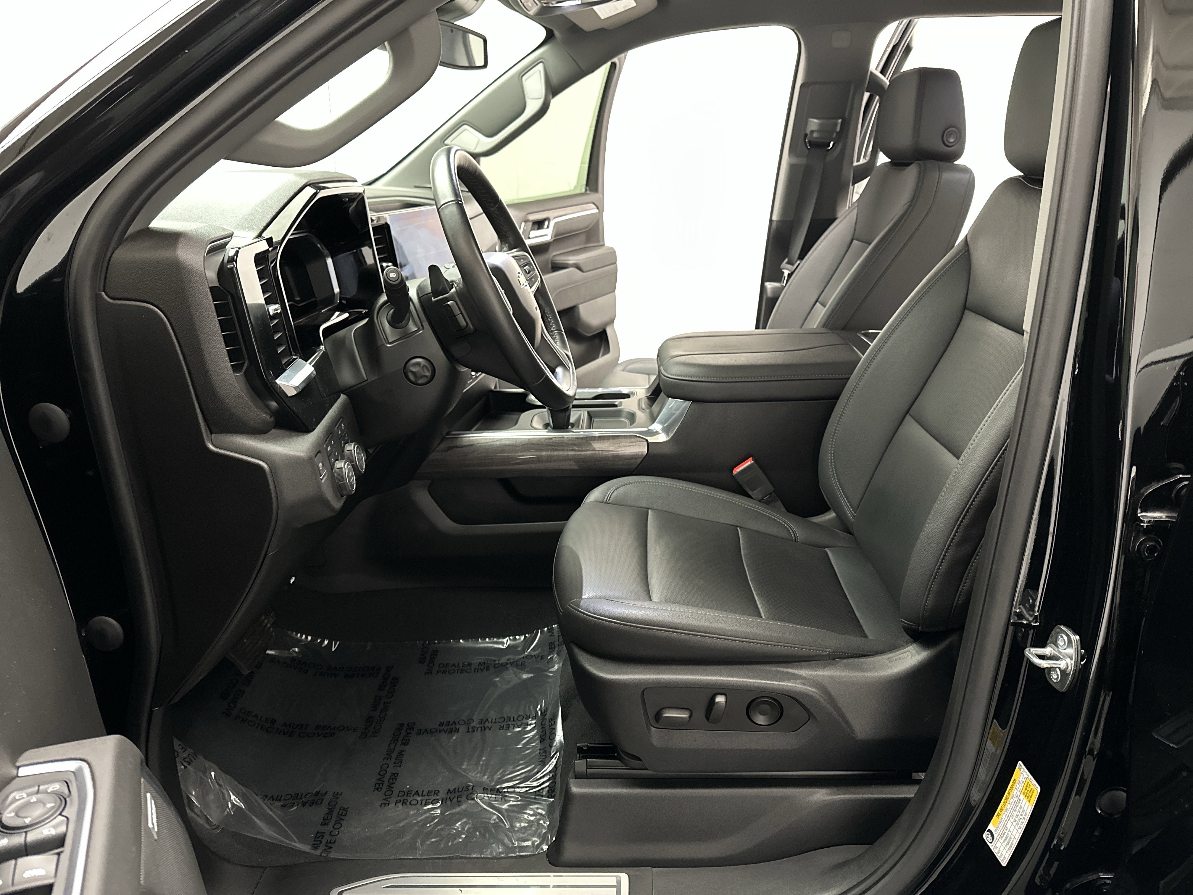 Used 2023 Chevrolet Silverado 1500 LTZ AWD/4WD image 21