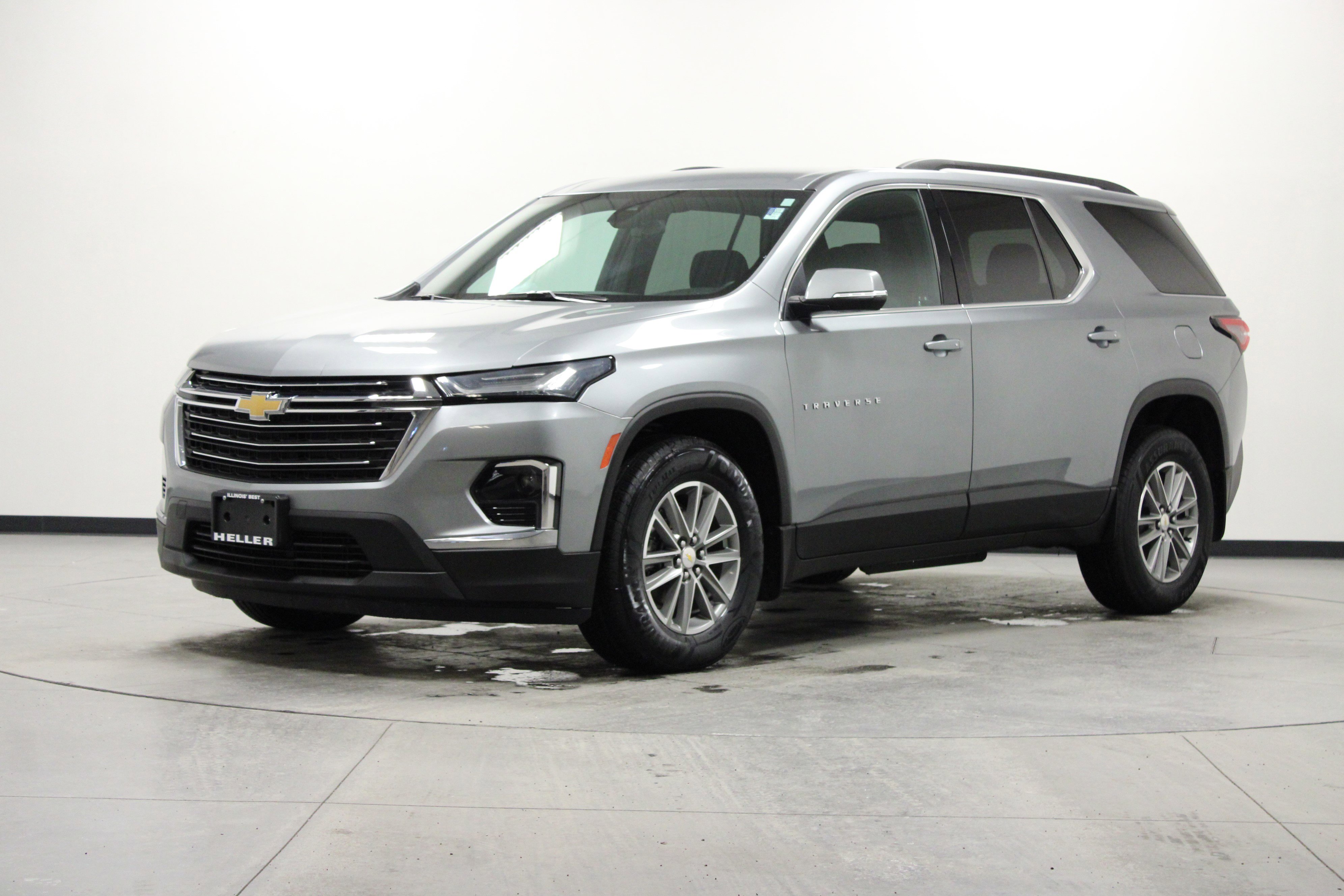 Used 2023 Chevrolet Traverse LT image 8