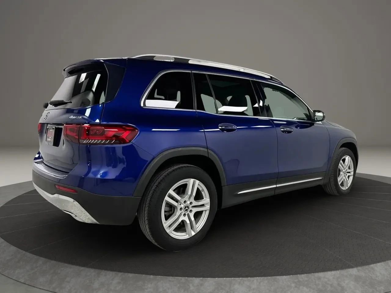 Used 2022 Mercedes-Benz GLB 250 4MATIC w/ Premium Package Lite image 5