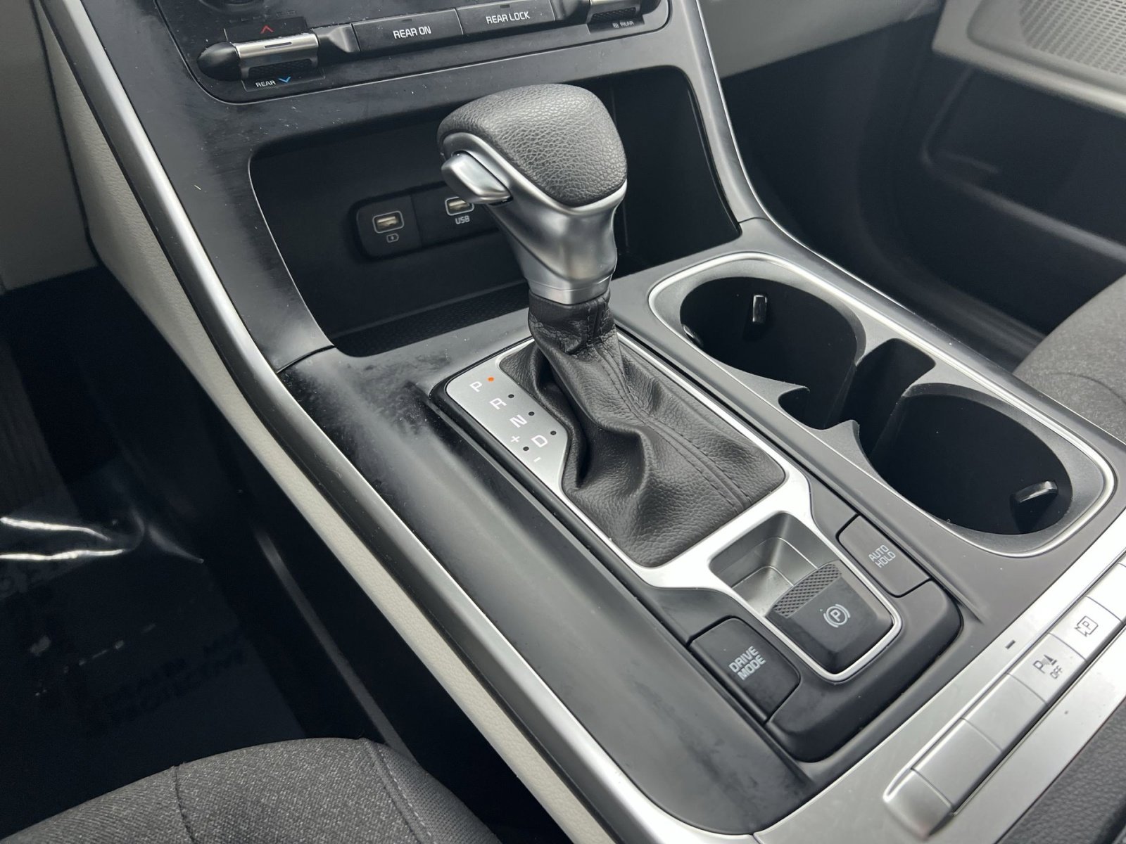 Used 2023 Kia Carnival LX image 20