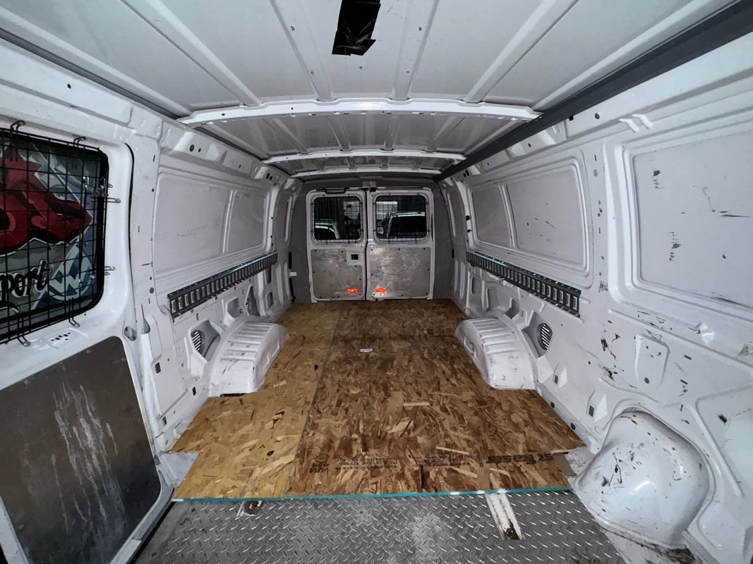 Used 2014 Ford E-350 and Econoline 350 Extended Super Duty image 22