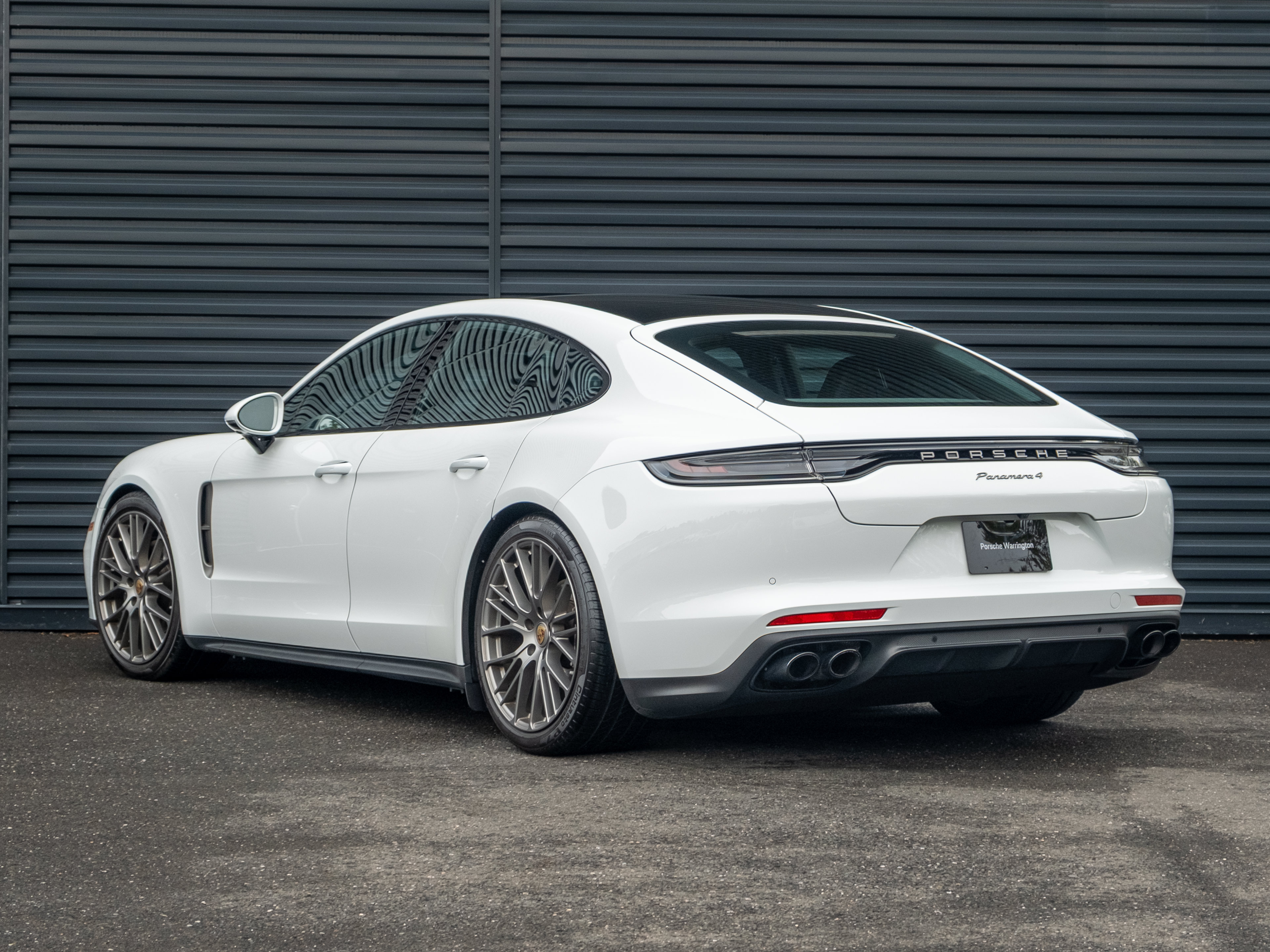 Certified 2023 Porsche Panamera 4 Platinum Edition AWD/4WD image 3