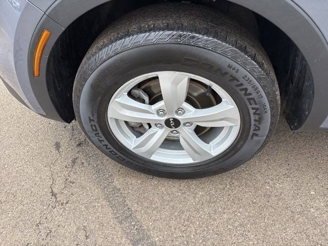 Used 2023 Kia Sorento LX image 45