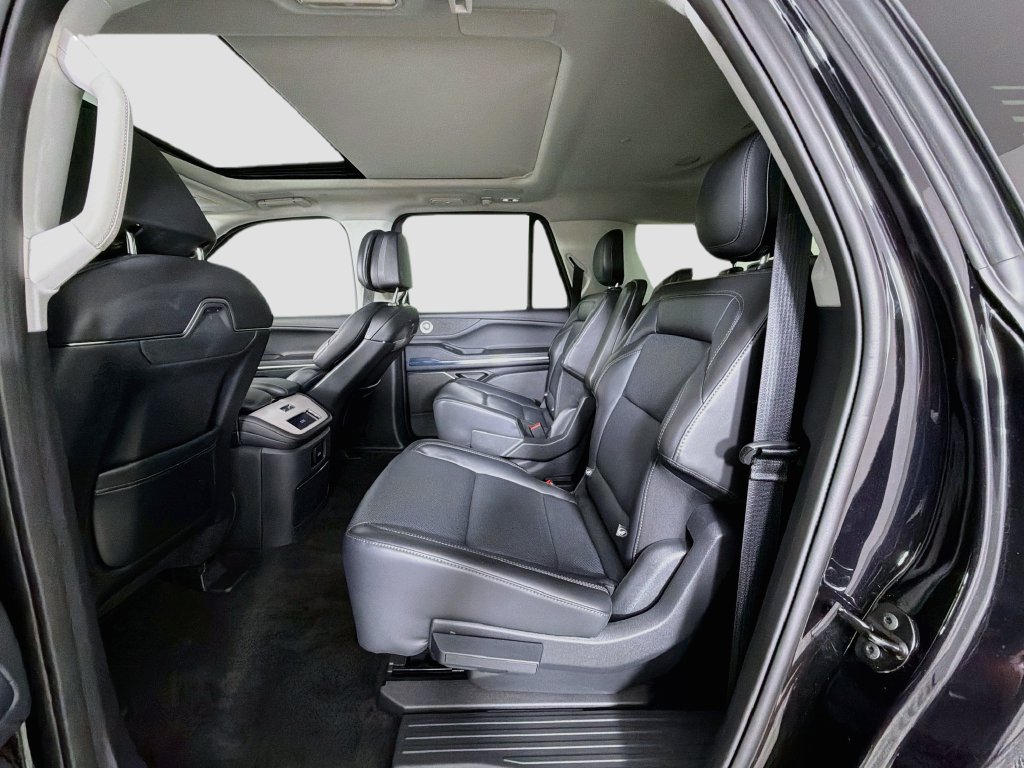 Used 2025 Lincoln Navigator L Reserve AWD/4WD image 25