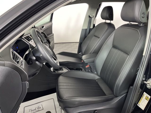 Used 2023 Volkswagen Tiguan SE image 19