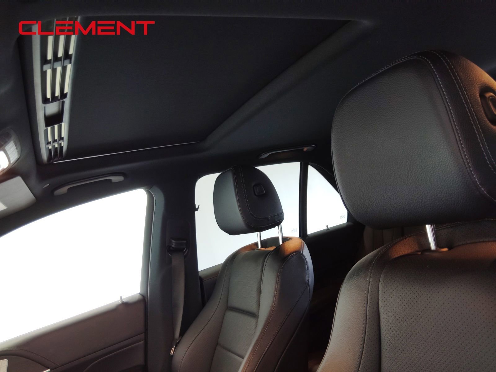 Used 2020 Mercedes-Benz GLE 350 4MATIC w/ MBUX Technology Package image 31