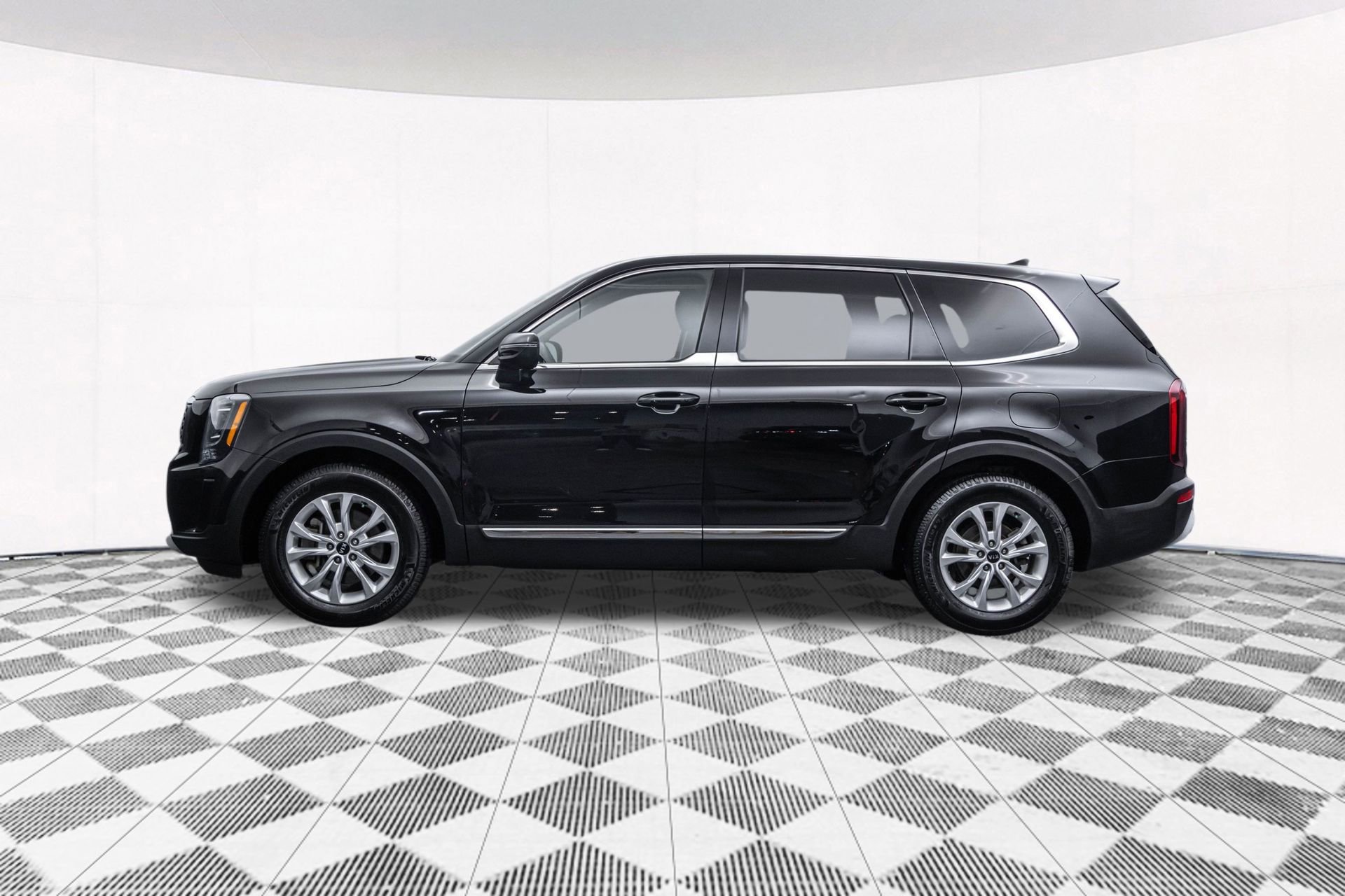 Used 2021 Kia Telluride LX image 7