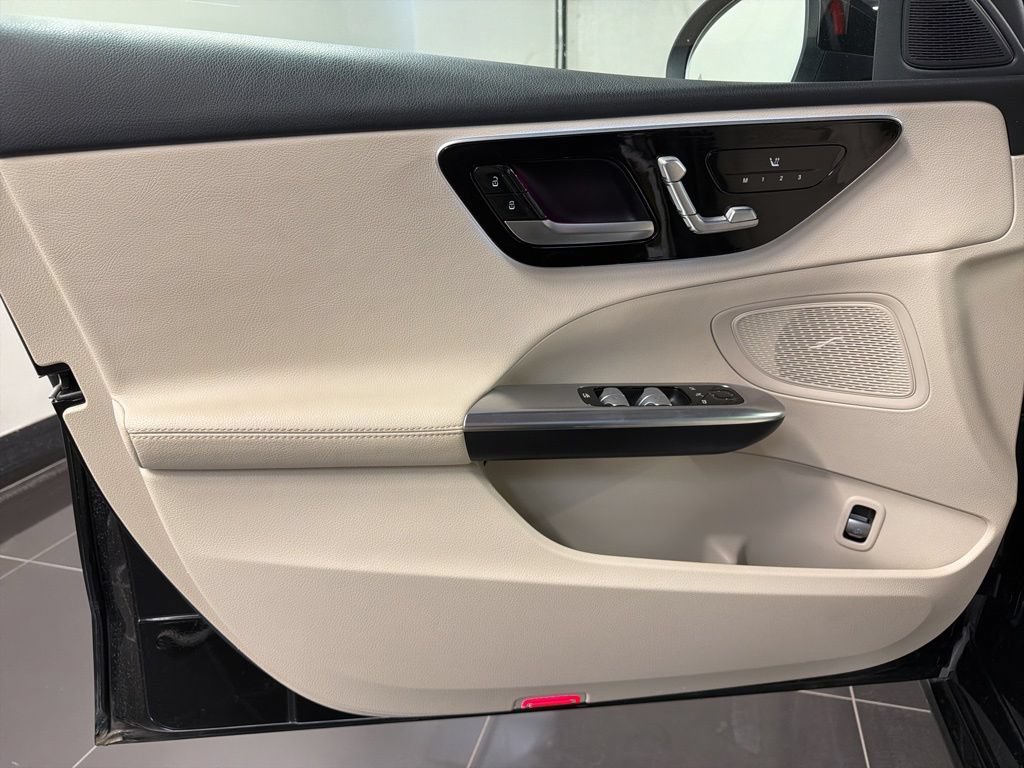 Used 2023 Mercedes-Benz C 300 4MATIC Sedan image 30
