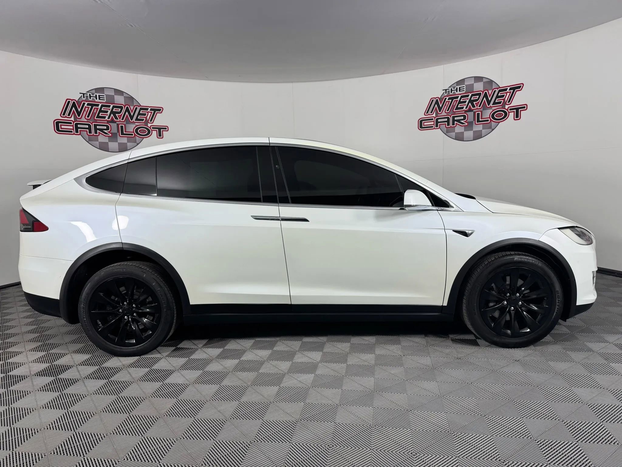 Used 2017 Tesla Model X 100D image 8