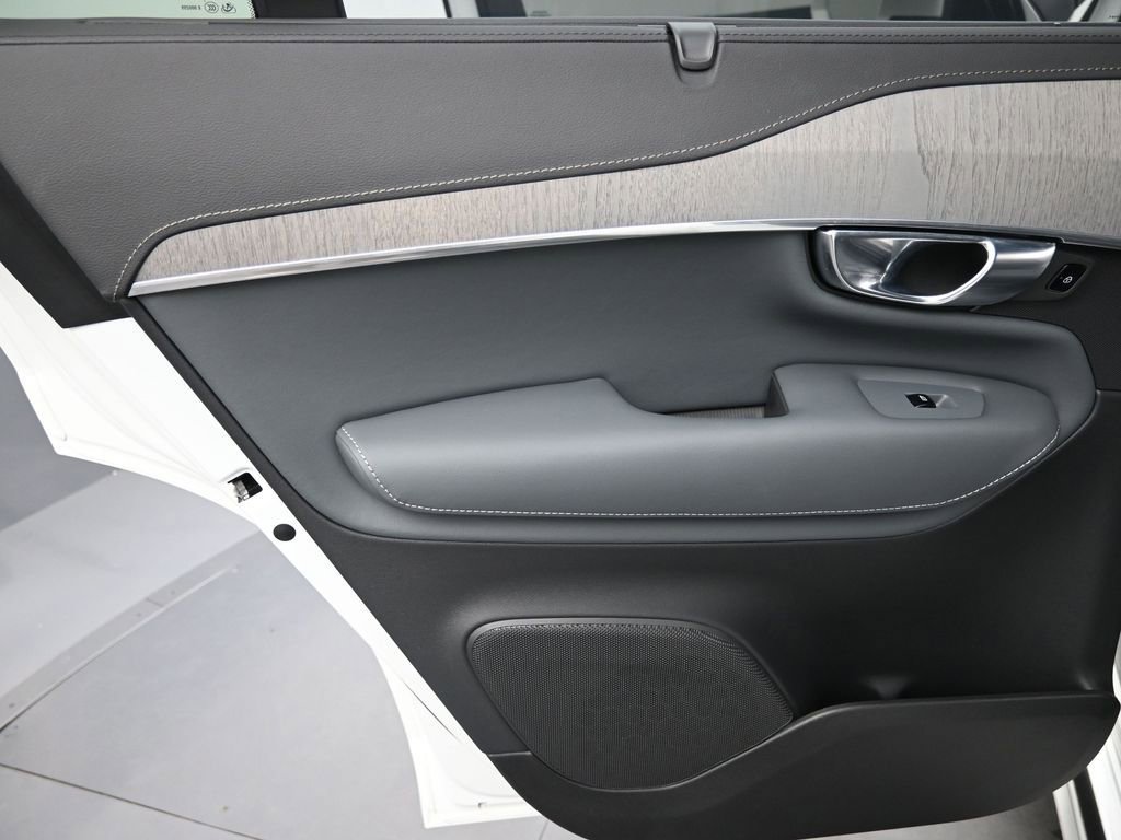 Certified 2025 Volvo XC90 B6 Ultra w/ Protection Package image 20