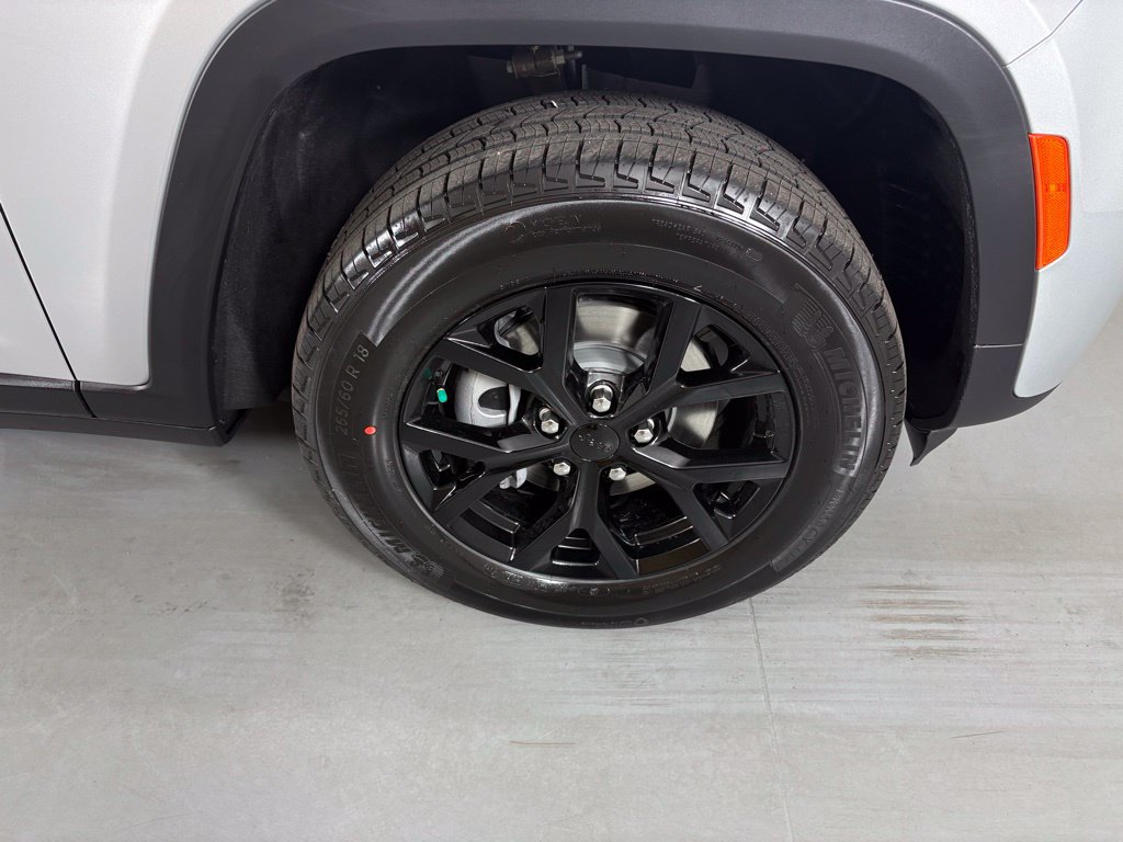 New 2026 Jeep Grand Cherokee Altitude AWD/4WD image 10
