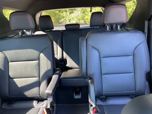 Used 2026 Chevrolet Traverse Z71 w/ LPO, Floor Liner Package AWD/4WD image 39
