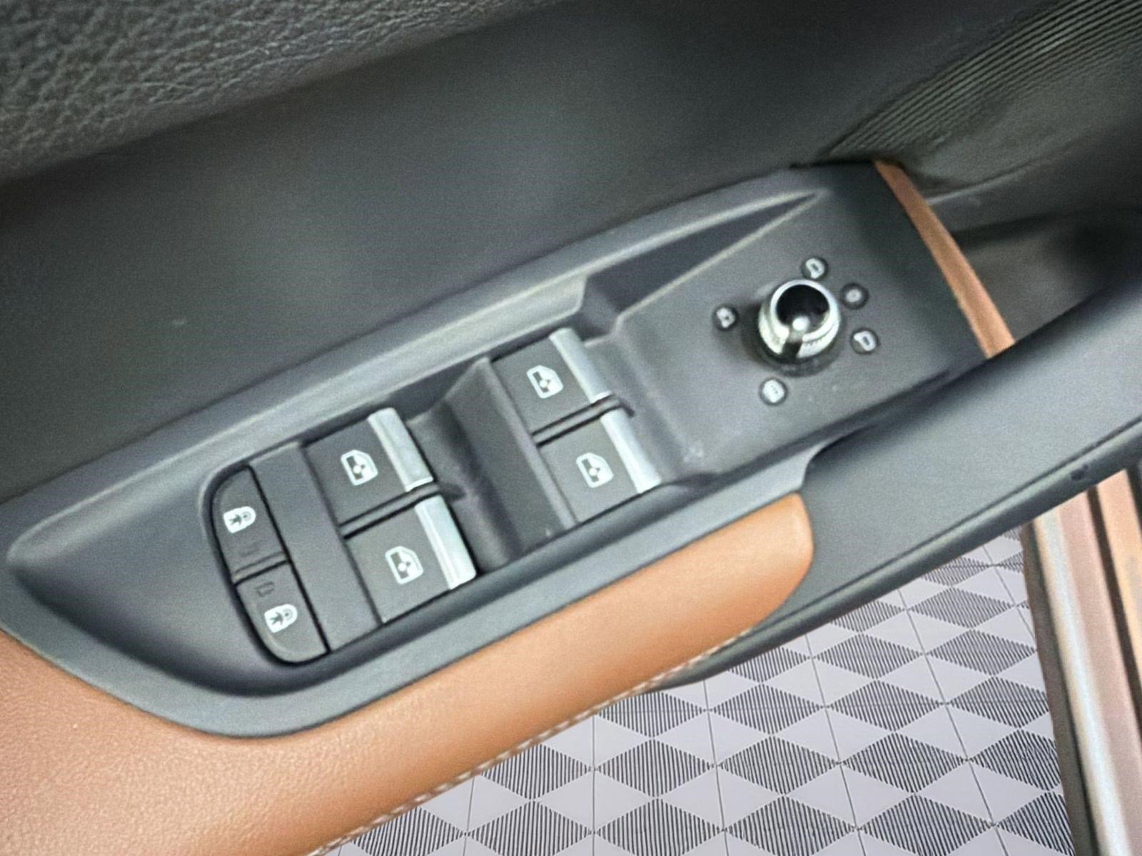 Used 2021 Audi Q5 Prestige w/ Prestige Package image 11