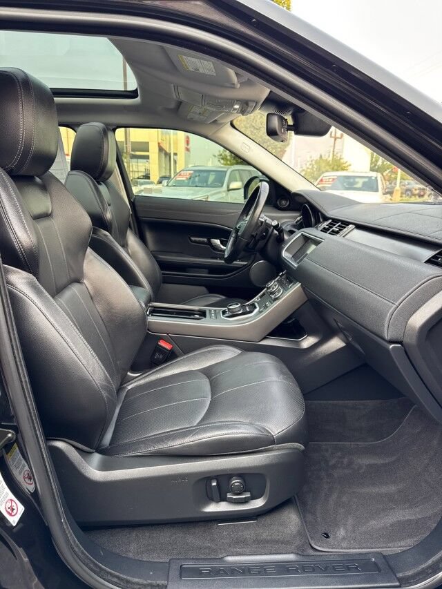 Used 2018 Land Rover Range Rover Evoque SE Premium AWD/4WD image 17