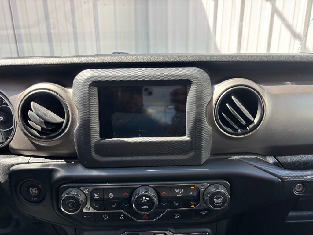 Used 2021 Jeep Wrangler Unlimited Sport image 22