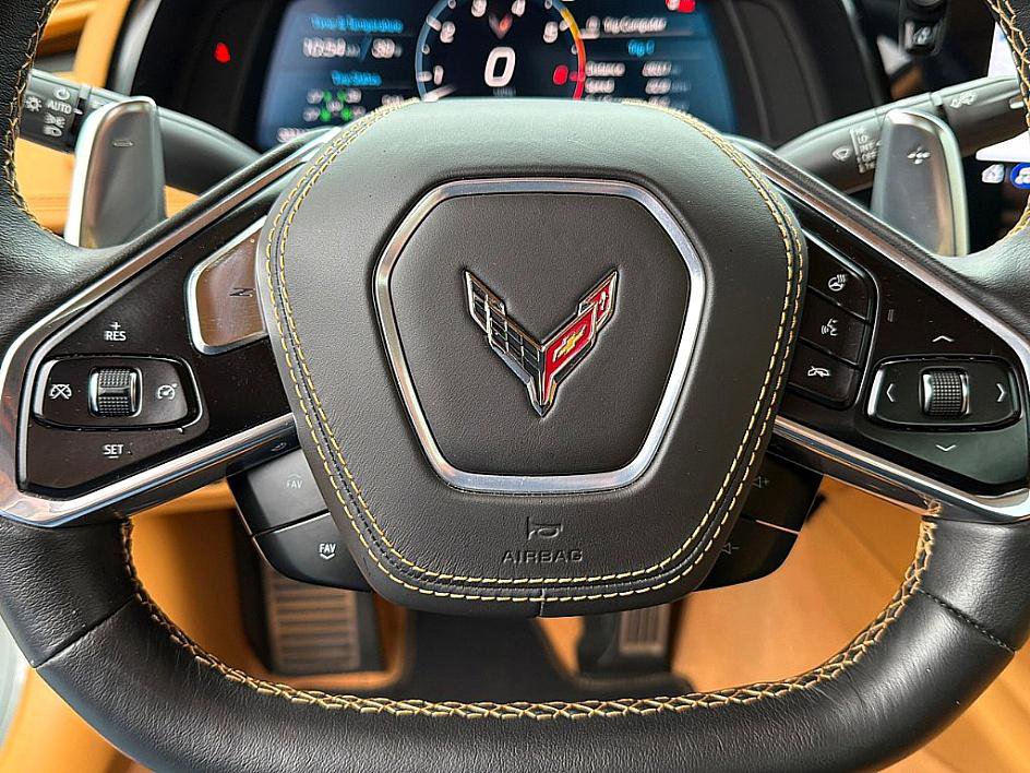 Used 2022 Chevrolet Corvette Stingray Premium Conv w/ Z51 Performance Package image 23