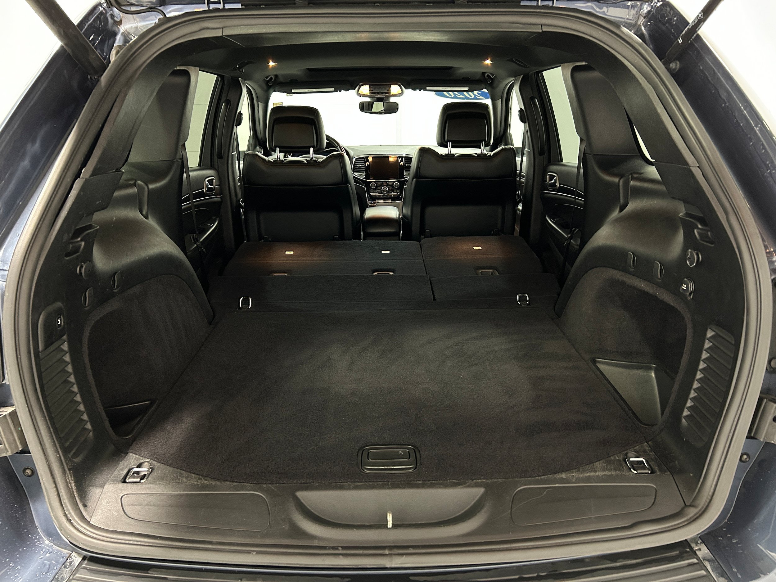 Used 2020 Jeep Grand Cherokee Limited AWD/4WD image 36