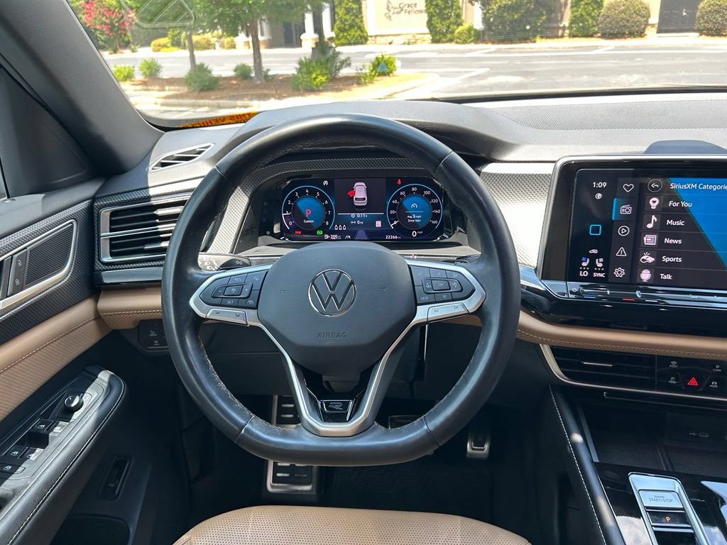 Used 2024 Volkswagen Atlas Cross Sport SEL R-Line AWD/4WD image 23