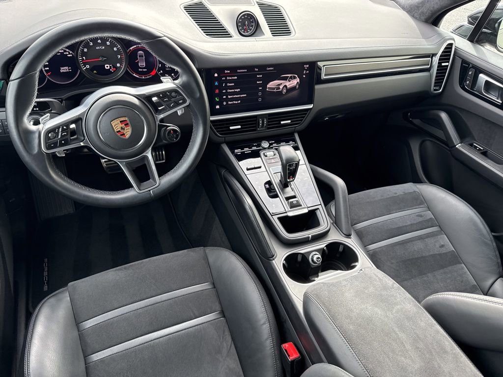 Used 2023 Porsche Cayenne GTS image 18