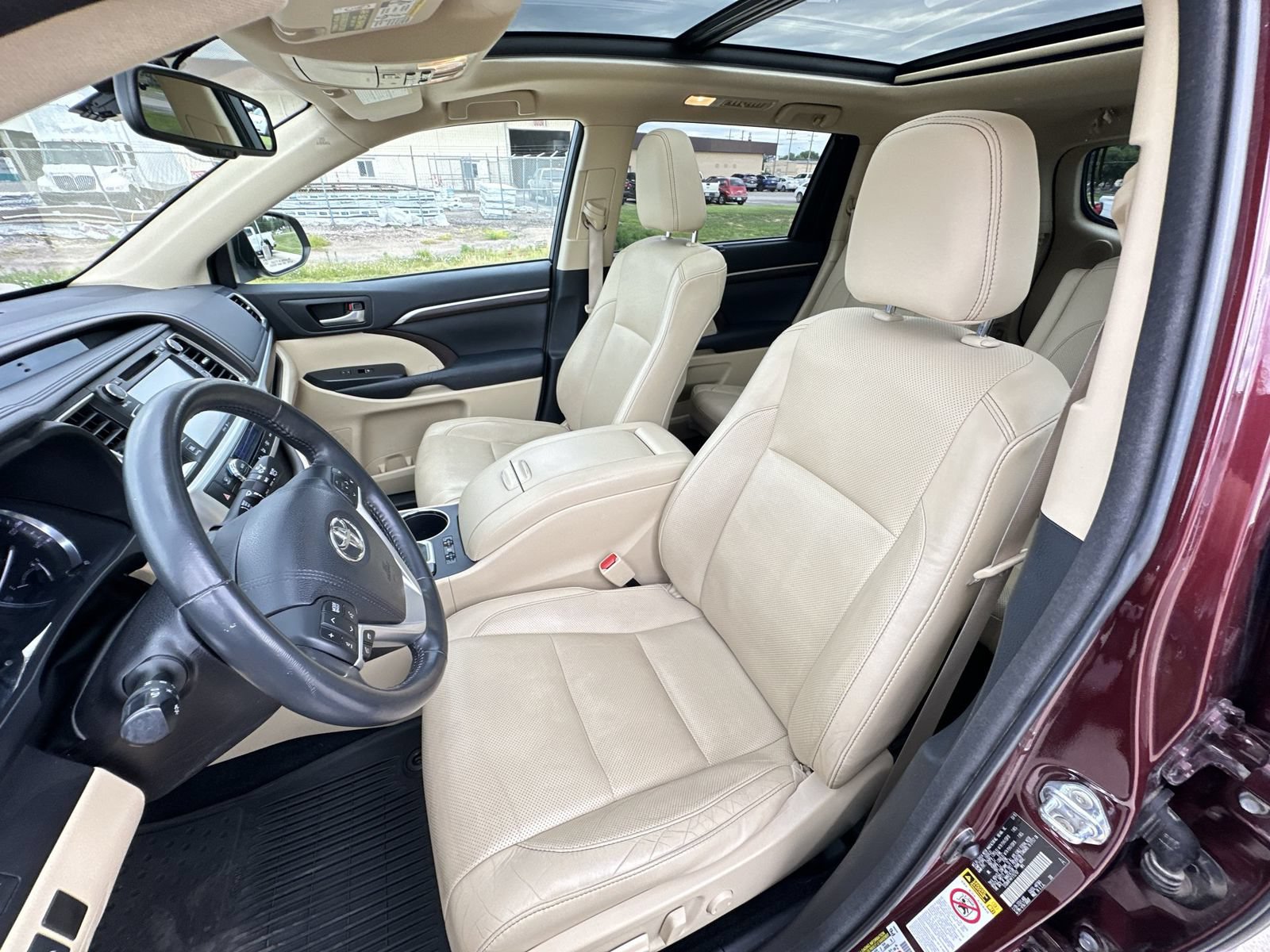 Used 2015 Toyota Highlander Limited Platinum AWD/4WD image 19