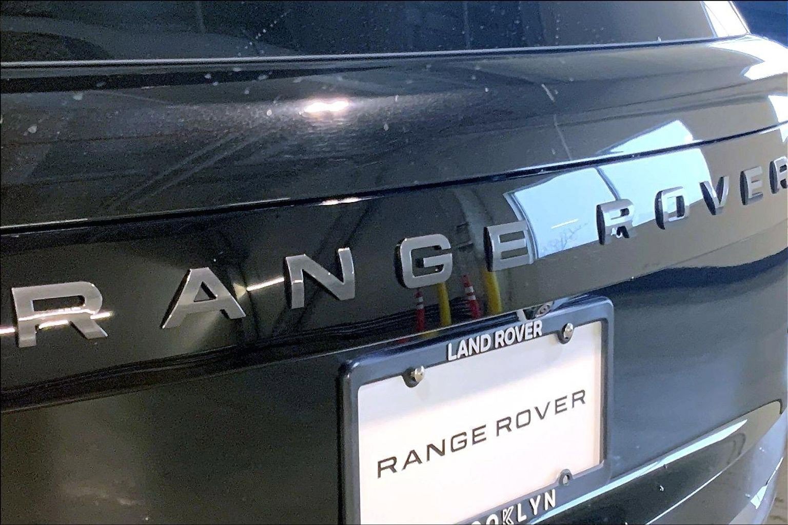 Used 2023 Land Rover Range Rover Long Wheelbase SE image 9