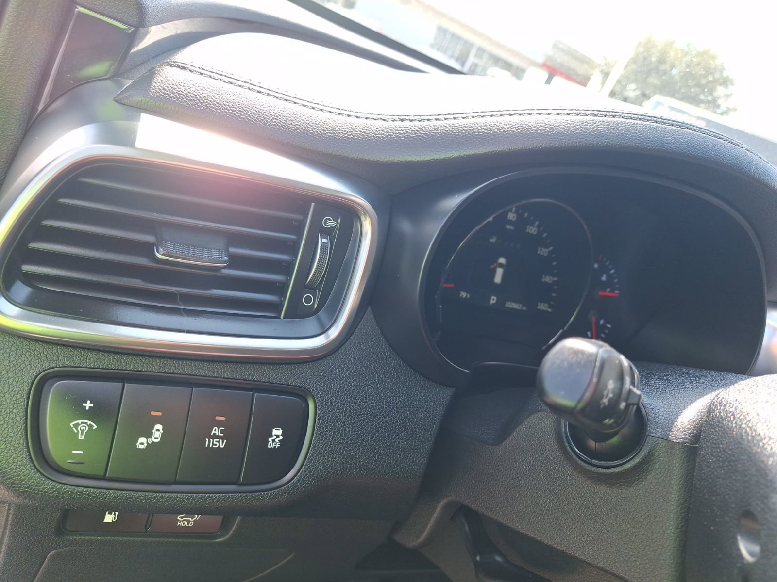 Used 2018 Kia Sorento SX image 19