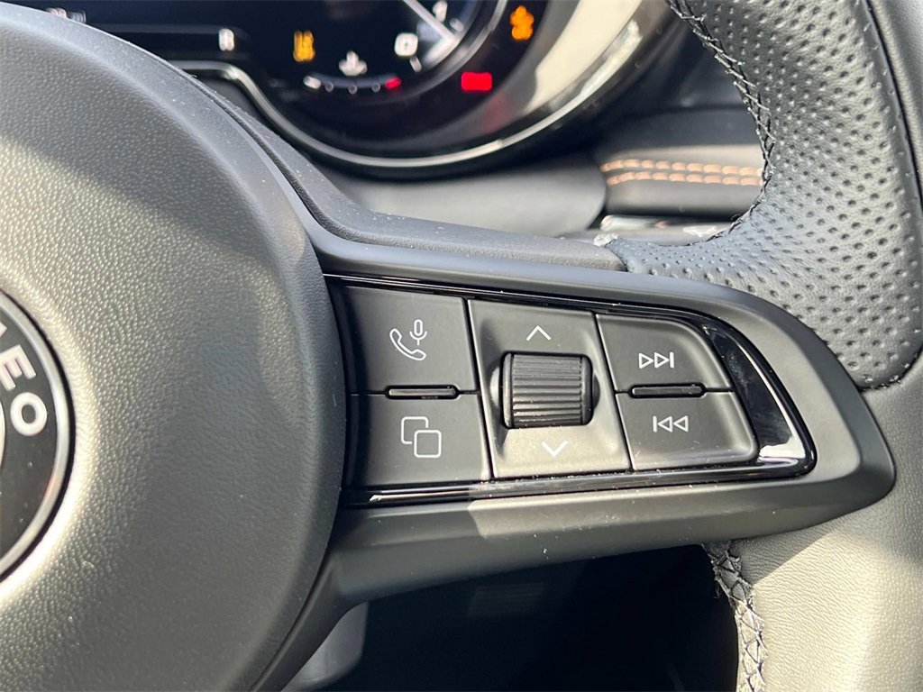 New 2025 Alfa Romeo Tonale image 21