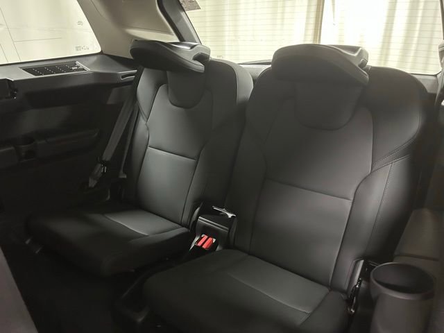 Used 2025 Volvo XC90 B6 Plus AWD/4WD image 16