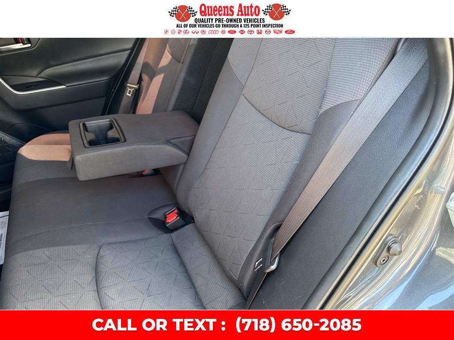 Used 2019 Toyota RAV4 XLE FWD image 16